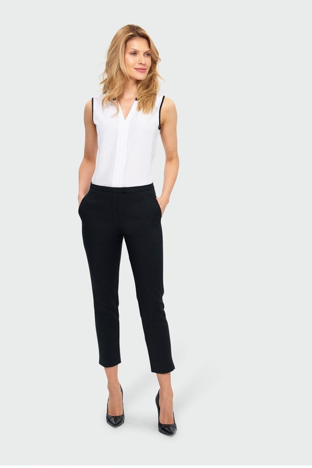 Women trousers model 140939 Greenpoint