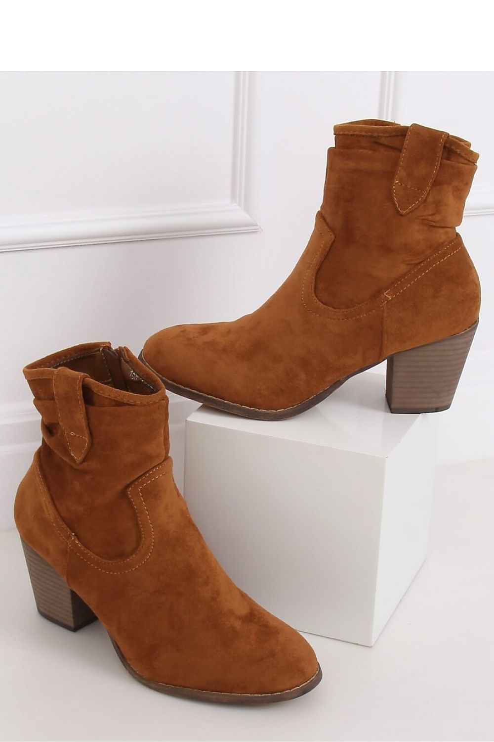 Heel boots model 146807 Inello