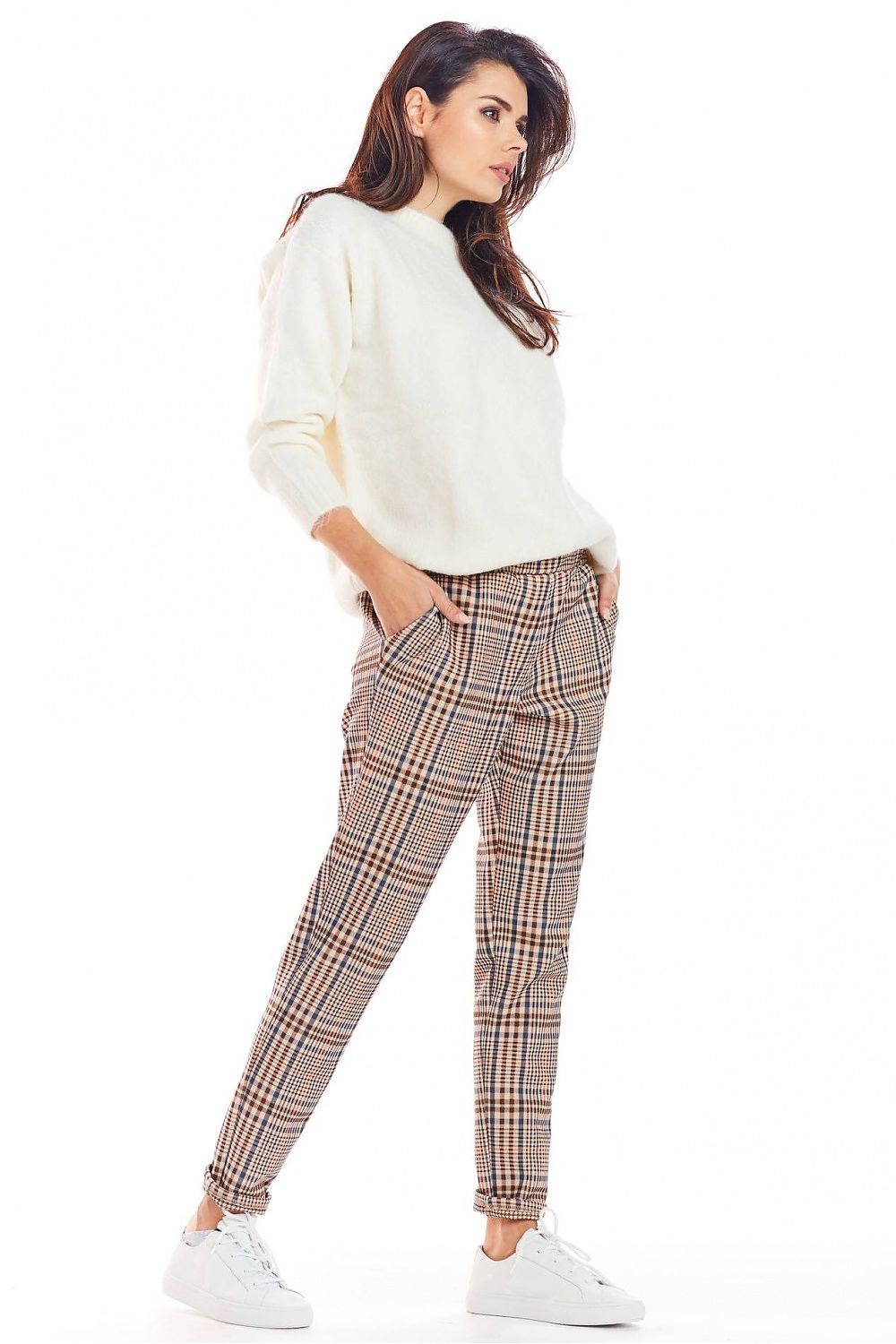 Women trousers model 148986 awama