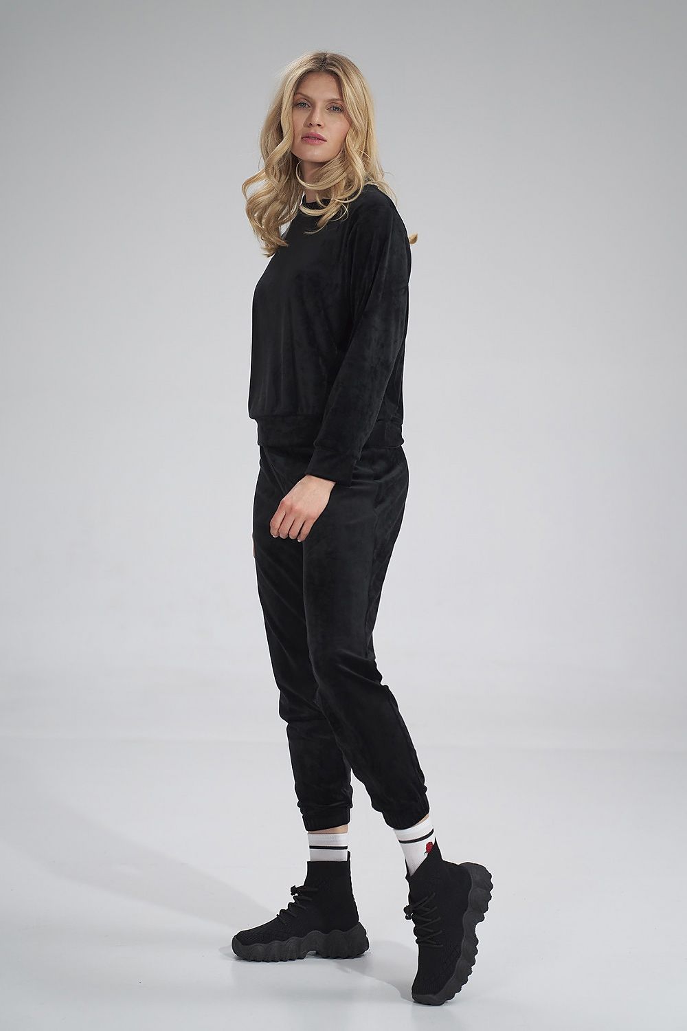 Tracksuit trousers model 154665 Figl