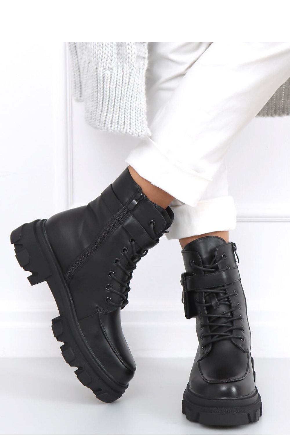 Boots model 160672 Inello