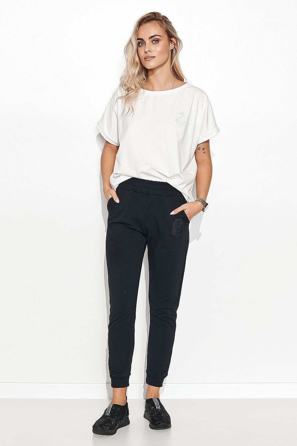 Tracksuit trousers model 162924 Makadamia